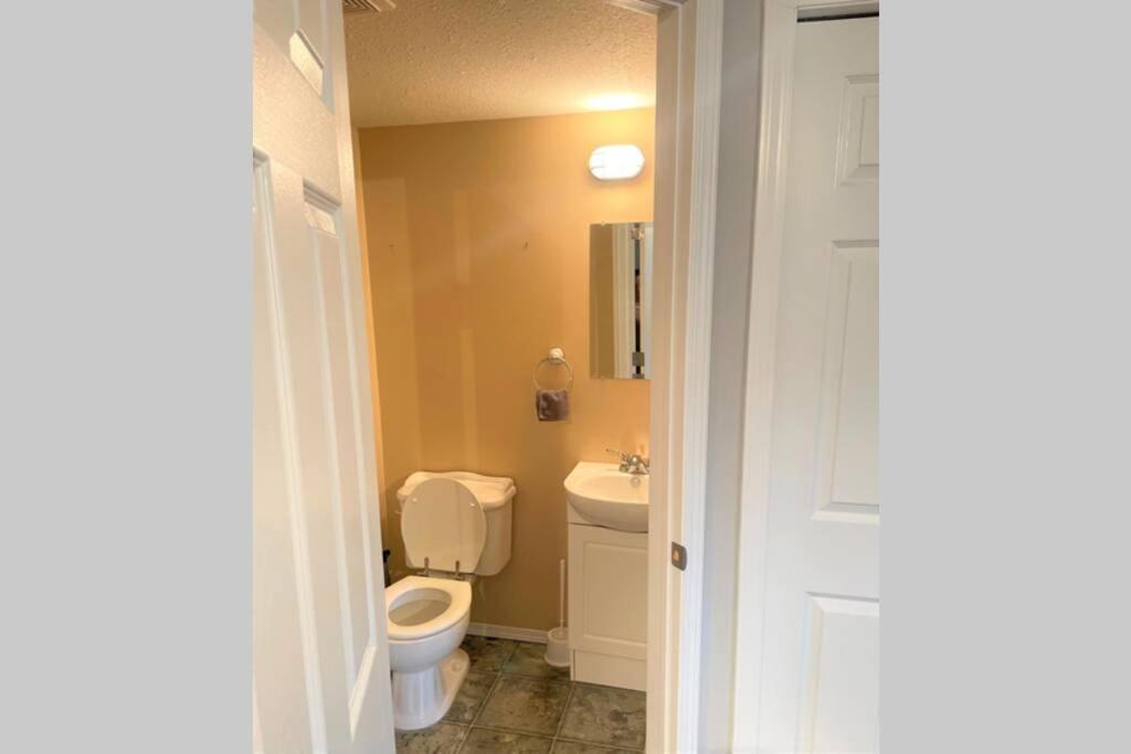 Spacious Duplex Camrose Exterior photo